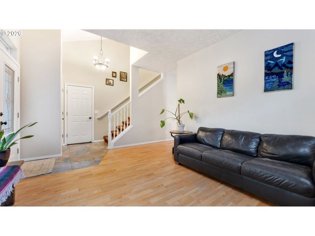 18283 DAVIS St, Sandy, OR 97055