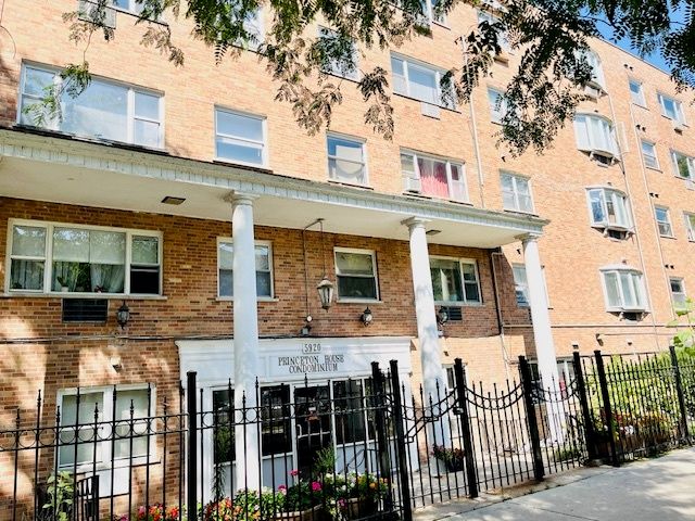 5920 N Kenmore Avenue N 225, Chicago, IL 60660
