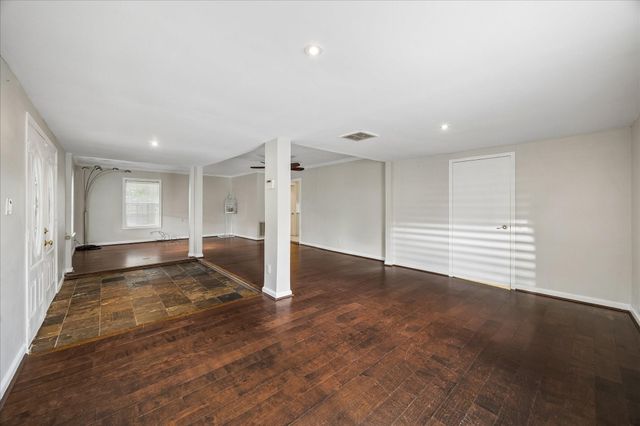 6621 Westview, Houston, TX 77055