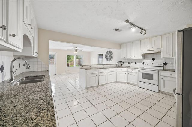 6621 Westview, Houston, TX 77055