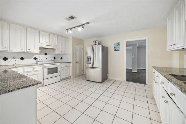 6621 Westview, Houston, TX 77055