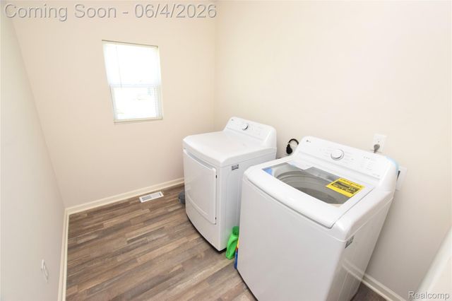 2288 Hunter Lane, Burton, MI 48519