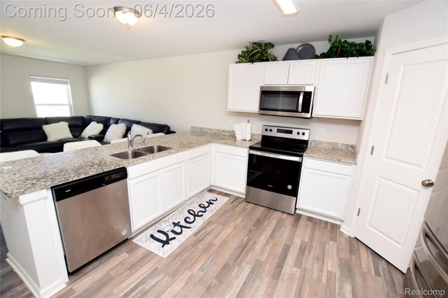 2288 Hunter Lane, Burton, MI 48519