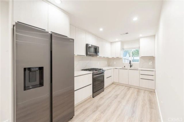 11120 Haskell, Granada Hills, CA 91344