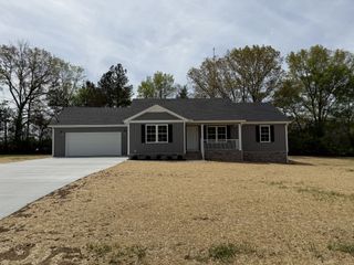 53 Sunset Falls Rd, Tullahoma, TN 37388