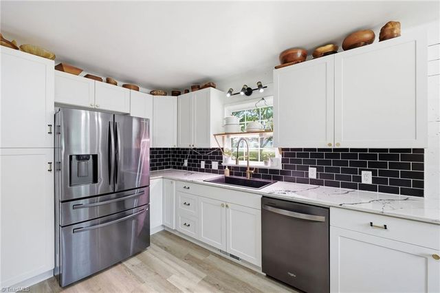 214 Hawthorne Lane, Burlington, NC 27215