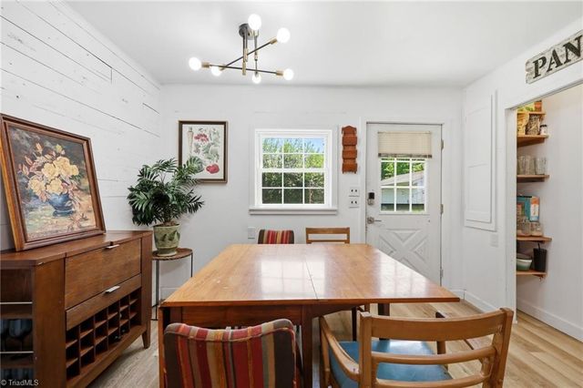 214 Hawthorne Lane, Burlington, NC 27215