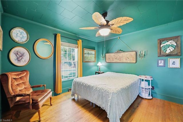 214 Hawthorne Lane, Burlington, NC 27215