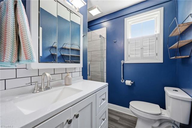 214 Hawthorne Lane, Burlington, NC 27215