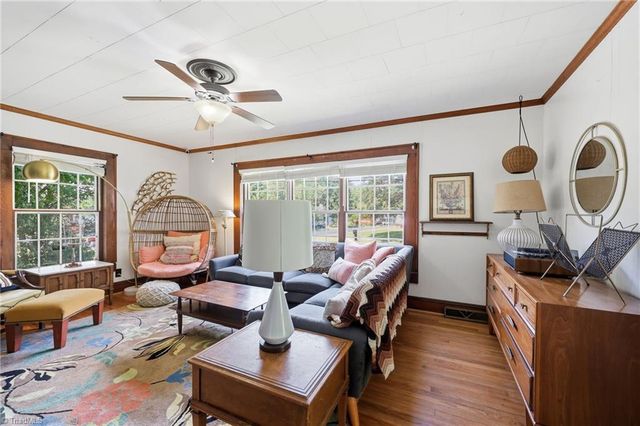 214 Hawthorne Lane, Burlington, NC 27215
