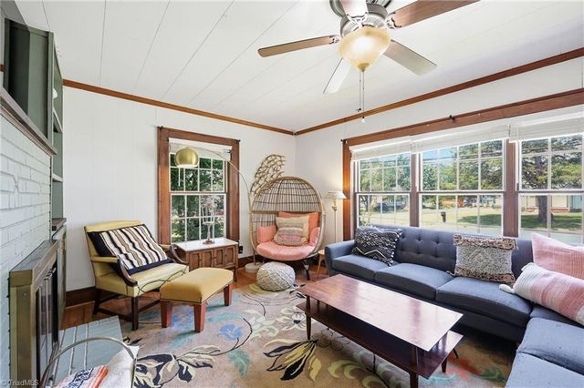 214 Hawthorne Lane, Burlington, NC 27215