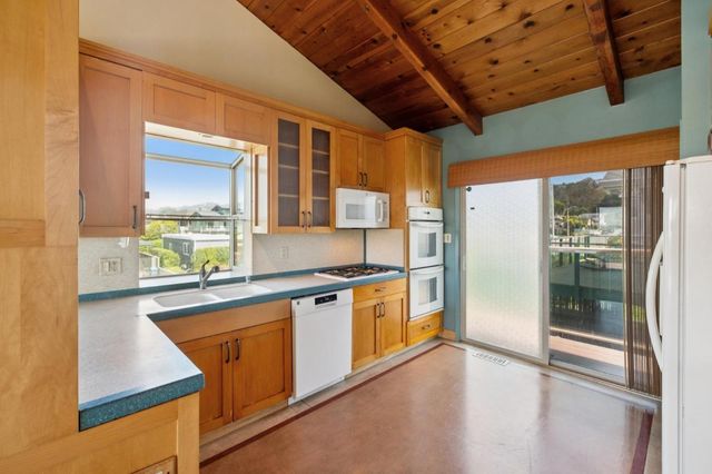 204 Roosevelt Boulevard, Half Moon Bay, CA 94019
