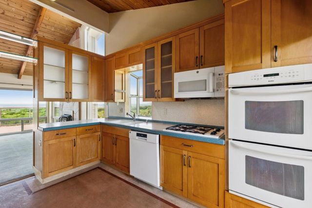 204 Roosevelt Boulevard, Half Moon Bay, CA 94019