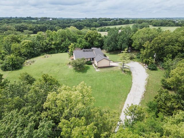 24131 126th Street, Leavenworth, KS 66048