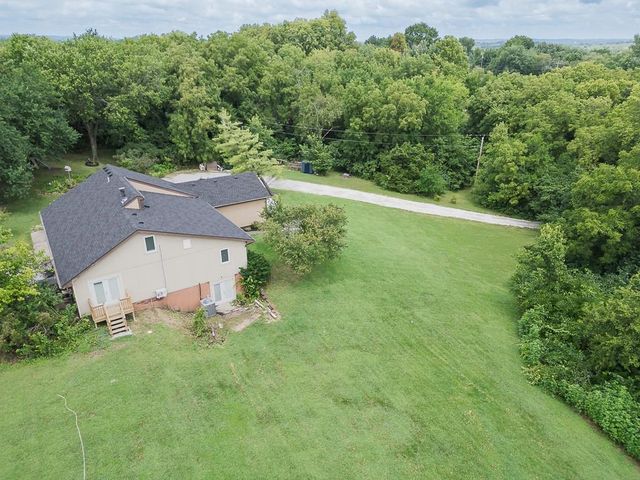 24131 126th Street, Leavenworth, KS 66048