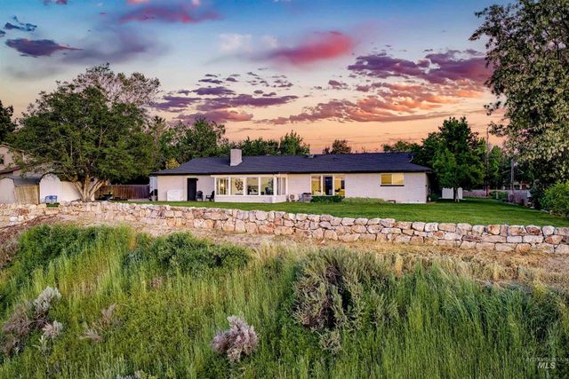 4230 E Chinden Blvd, Eagle, ID 83616