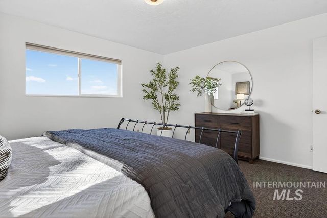 4230 E Chinden Blvd, Eagle, ID 83616