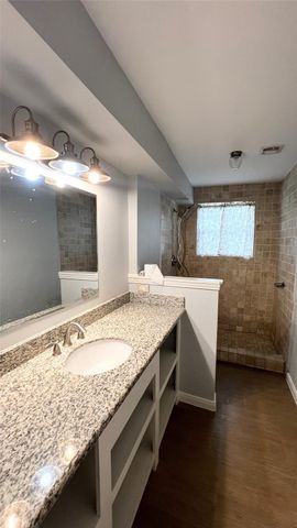803 Glen Hollow Drive, Conroe, TX 77385