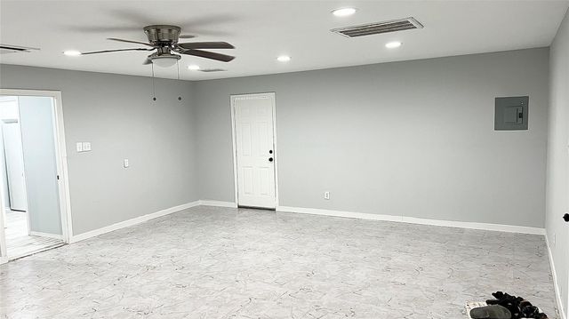 803 Glen Hollow Drive, Conroe, TX 77385