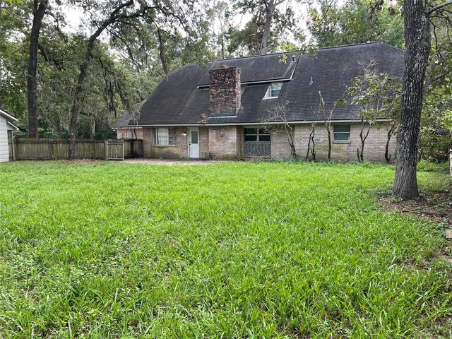 803 Glen Hollow Drive, Conroe, TX 77385
