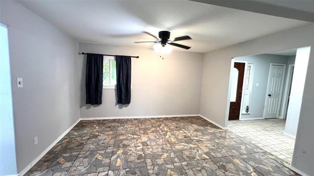 803 Glen Hollow Drive, Conroe, TX 77385