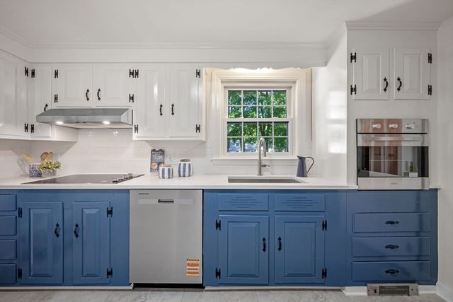 5 Palmer Rd, Beverly, MA 01915