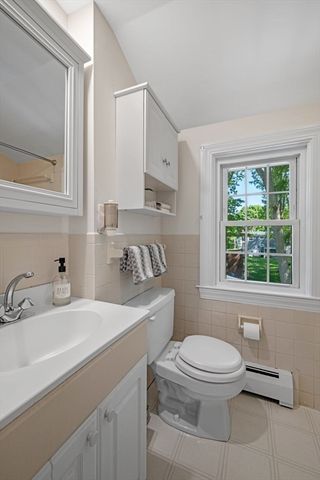 5 Palmer Rd, Beverly, MA 01915