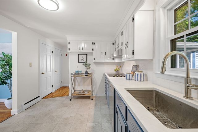 5 Palmer Rd, Beverly, MA 01915