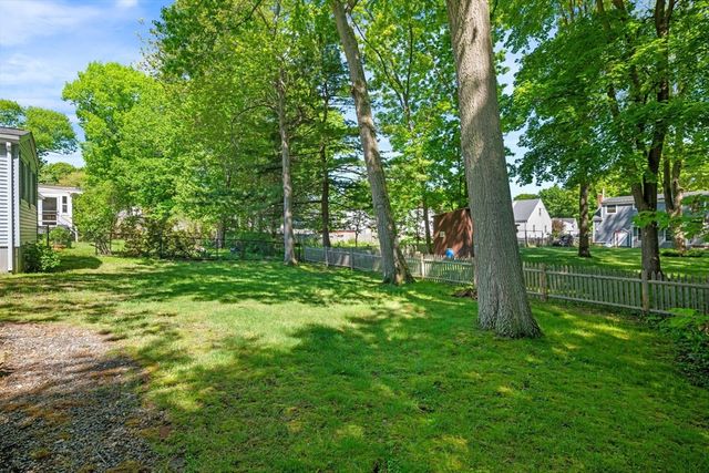 5 Palmer Rd, Beverly, MA 01915