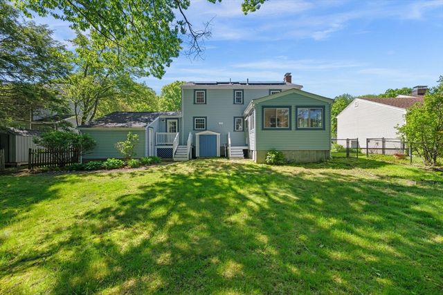 5 Palmer Rd, Beverly, MA 01915