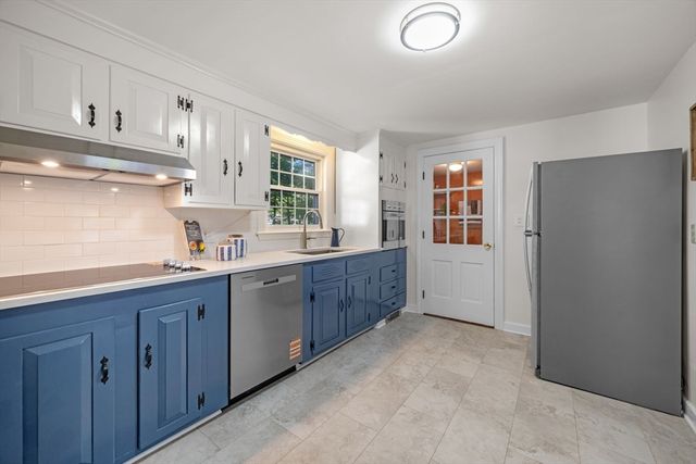 5 Palmer Rd, Beverly, MA 01915