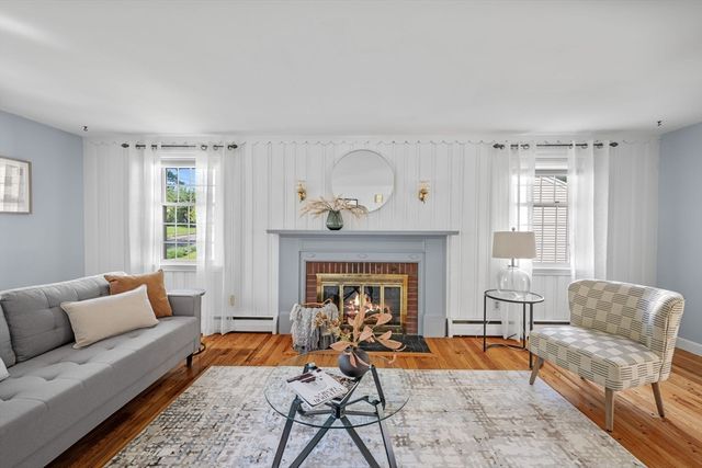 5 Palmer Rd, Beverly, MA 01915