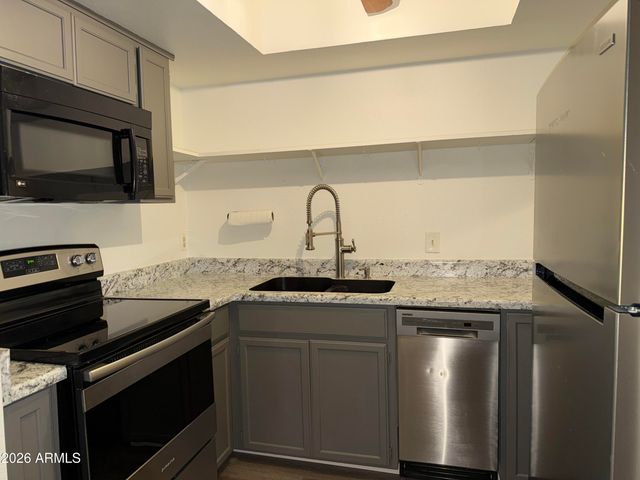 17 E Ruth Avenue 305, Phoenix, AZ 85020