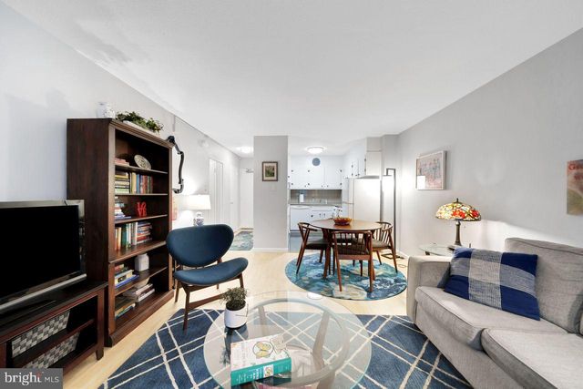 1900 John F Kennedy Blvd Apt 705, Philadelphia, PA 19103