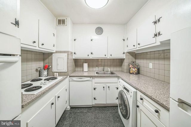 1900 John F Kennedy Blvd Apt 705, Philadelphia, PA 19103