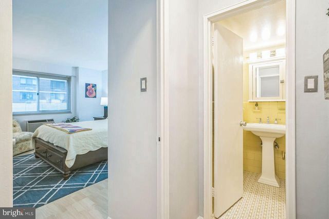 1900 John F Kennedy Blvd Apt 705, Philadelphia, PA 19103