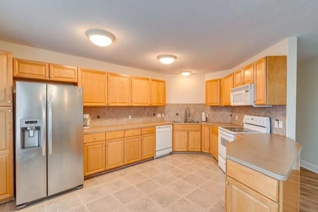 605 6 Street D, Kemah, TX 77565
