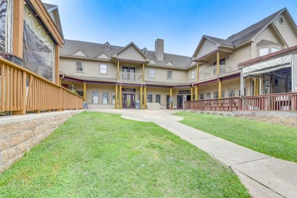 605 6 Street D, Kemah, TX 77565