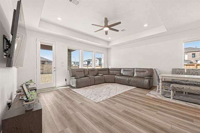 9747 Pettus Creek Drive, Cypress, TX 77433