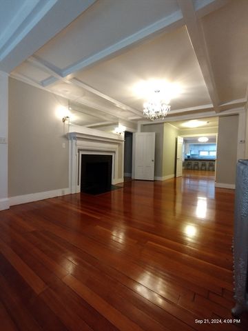 60 Washington Street 60, Wellesley, MA 02481