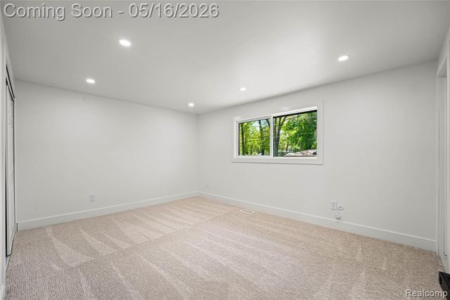 6742 Canterbury Court, Shelby Twp, MI 48316