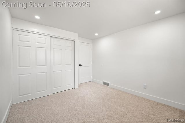 6742 Canterbury Court, Shelby Twp, MI 48316
