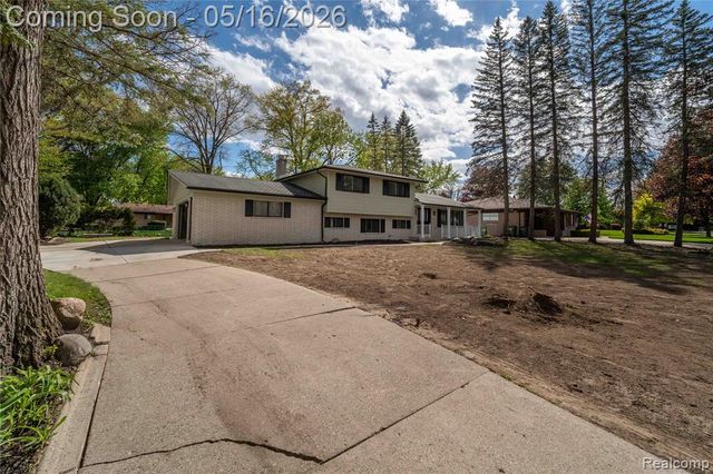 6742 Canterbury Court, Shelby Twp, MI 48316