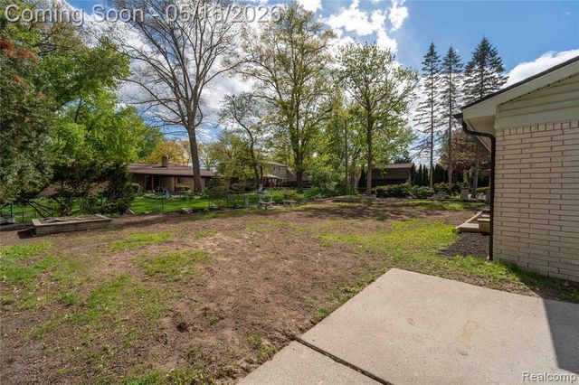 6742 Canterbury Court, Shelby Twp, MI 48316