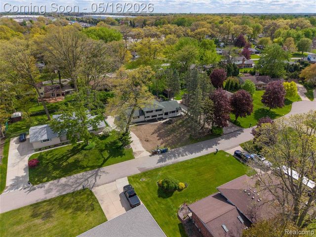 6742 Canterbury Court, Shelby Twp, MI 48316