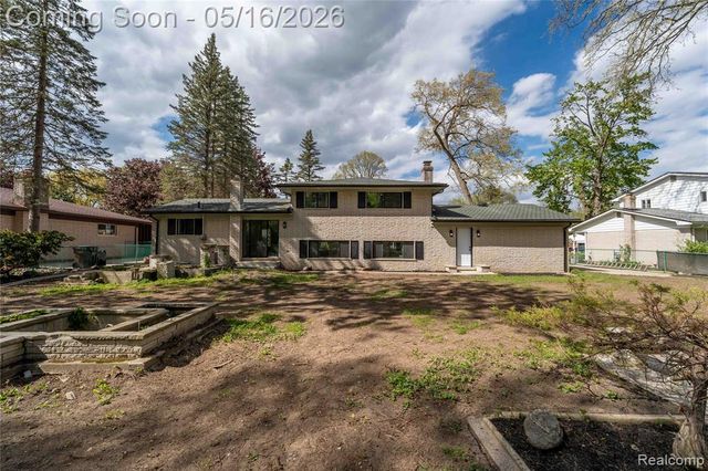 6742 Canterbury Court, Shelby Twp, MI 48316