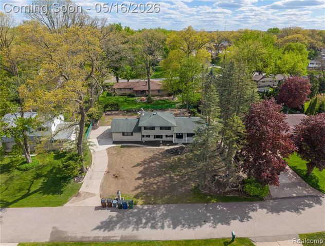 6742 Canterbury Court, Shelby Twp, MI 48316