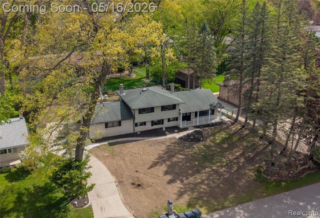 6742 Canterbury Court, Shelby Twp, MI 48316
