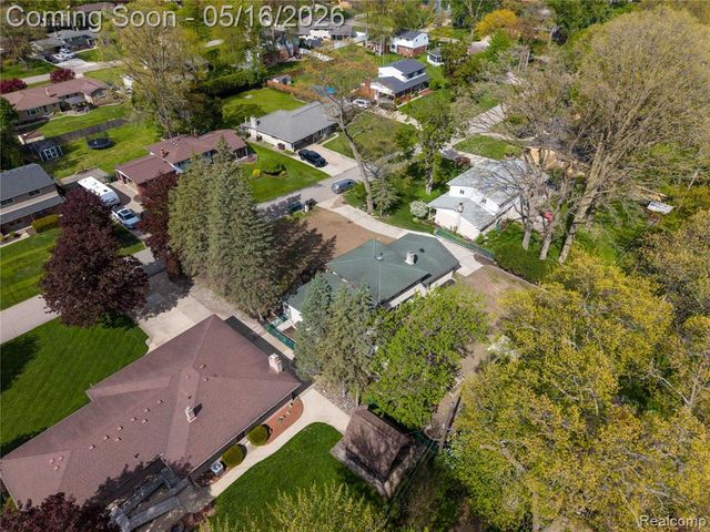6742 Canterbury Court, Shelby Twp, MI 48316