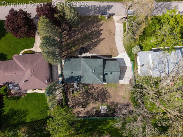 6742 Canterbury Court, Shelby Twp, MI 48316